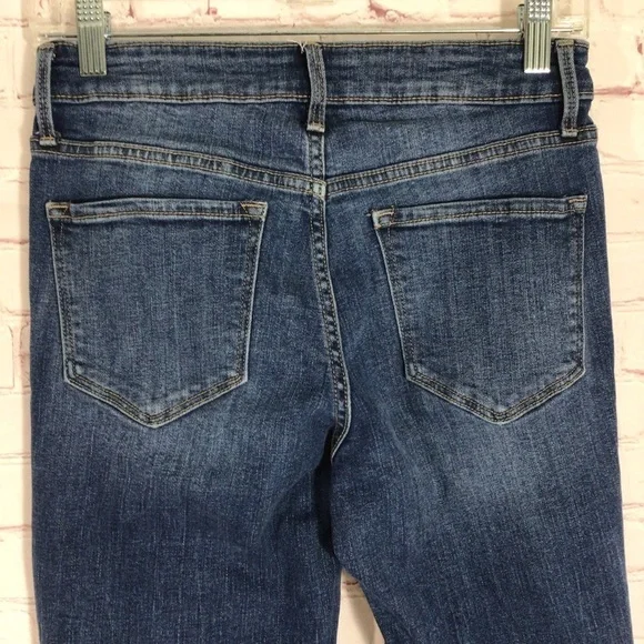 Old Navy Rockstar Distressed Mid-Rise Medium Wash Blue Denim Jeans - Size 6 - Picture 5 of 9